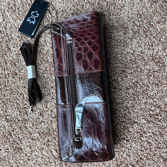 Marc Chantal handbag clutch - Picture 2 of 5